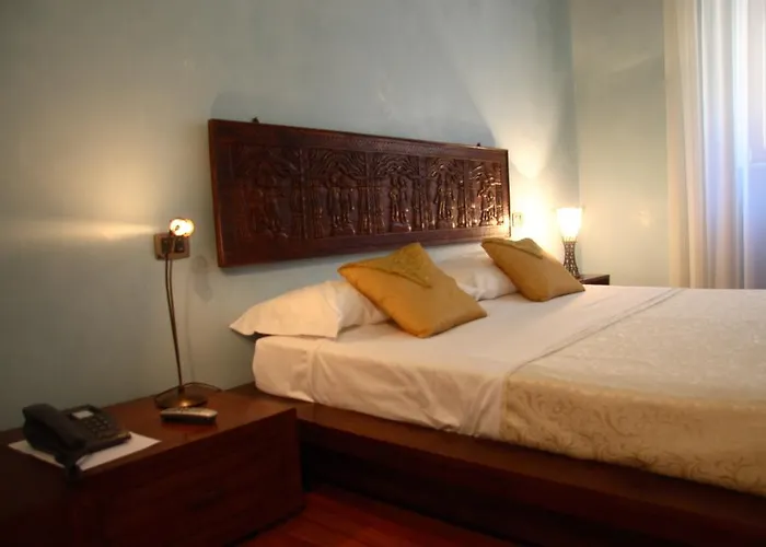 לינה וארוחת בוקר Casa Dei Mercanti Town House לצ'ה